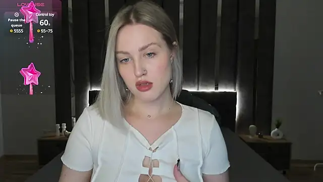 Snapshot of _Sarah_Soul_ chatting on 2, 2, 2025 Sarah Soul online show from 2, 2, 2025