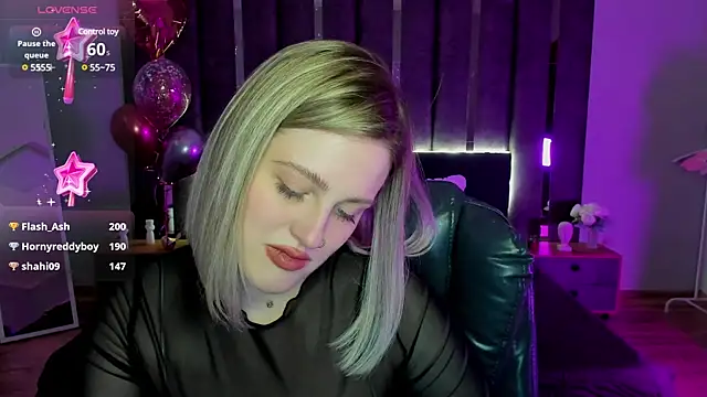 Snapshot of _Sarah_Soul_ chatting on 5, 3, 2025 Sarah Soul online show from 5, 3, 2025