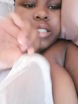 Dark Berry 26 online show from 18, 1, 2025