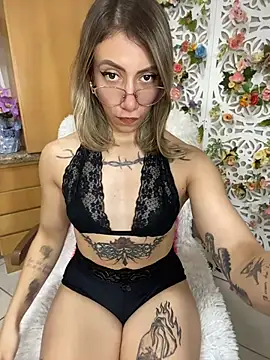 Snapshot of loira_messi chatting on 3, 6, 2026 loira messi online show from 3, 6, 2026