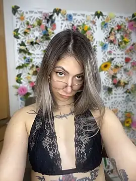 Snapshot of loira_messi chatting on 7, 7, 2026 loira messi online show from 7, 7, 2026