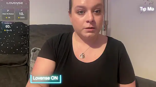 Snapshot of NaughtyWifeUK chatting on 30, 12, 2024 NaughtyWifeUK online show from 30, 12, 2024