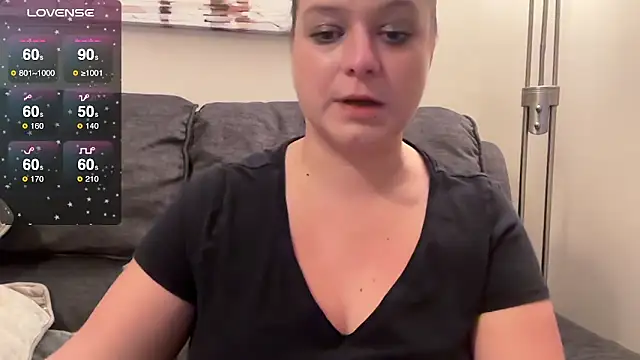 Snapshot of NaughtyWifeUK chatting on 11, 10, 2025 NaughtyWifeUK online show from 11, 10, 2025