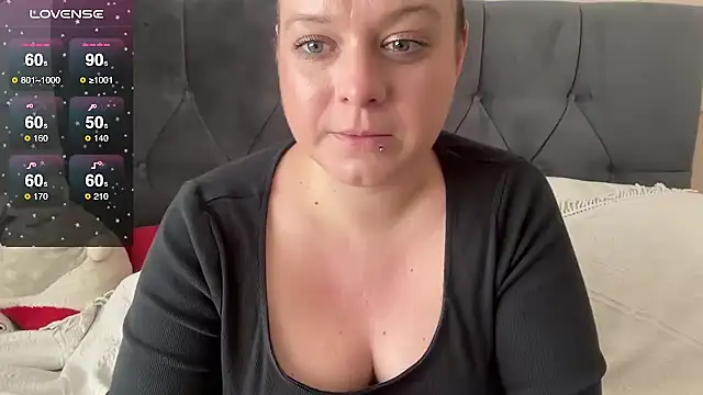 NaughtyWifeUK online show from 7, 4, 2026