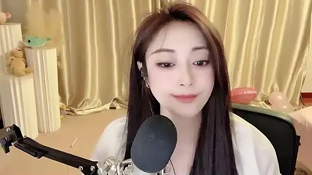 Daisy-77 online show from 4, 2, 2025