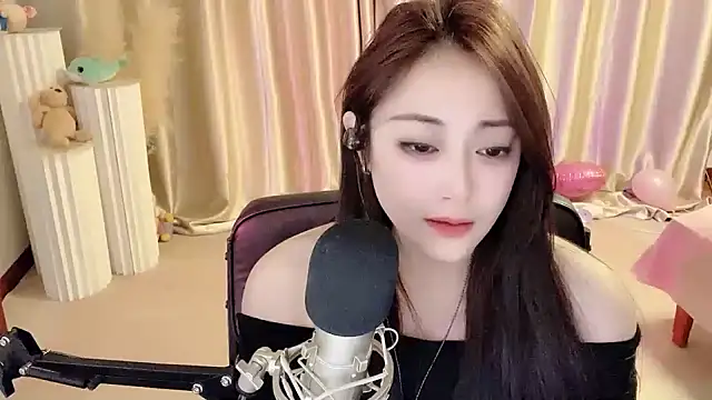 Daisy-77 online show from 10, 2, 2025