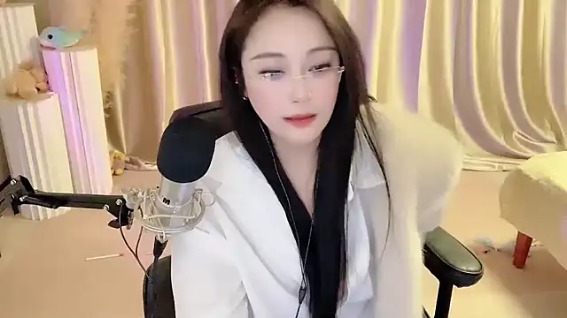 Daisy-77 online show from 18, 3, 2025