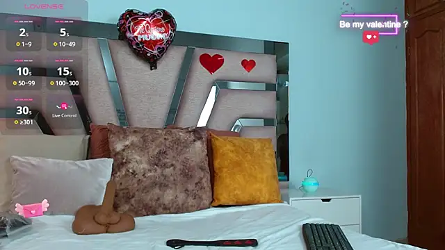 cintia hills online show from 15, 2, 2025