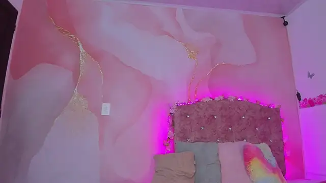 Snapshot of Daisy__rose chatting on 8, 1, 2025 Daisy rose online show from 8, 1, 2025