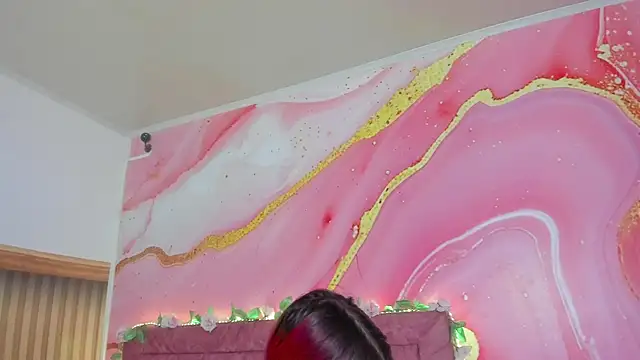 Daisy  rose online show from 18, 4, 2026