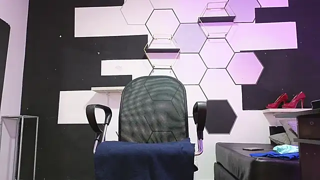 alondrabigtits online show from 15, 10, 2025