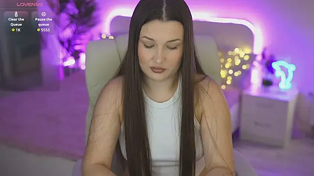 OneLaya online show from 14, 9, 2025