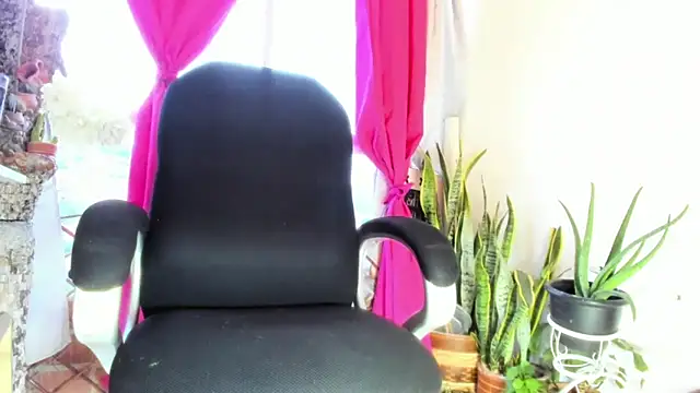 Snapshot of doll_celeste20 chatting on 1, 7, 2026 doll celeste20 online show from 1, 7, 2026