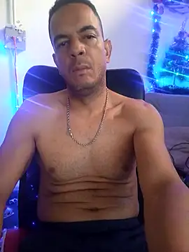 Snapshot of latinmartin73 chatting on 8, 12, 2024 latinmartin73 online show from 8, 12, 2024