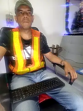 Snapshot of latinmartin73 chatting on 22, 12, 2024 latinmartin73 online show from 22, 12, 2024