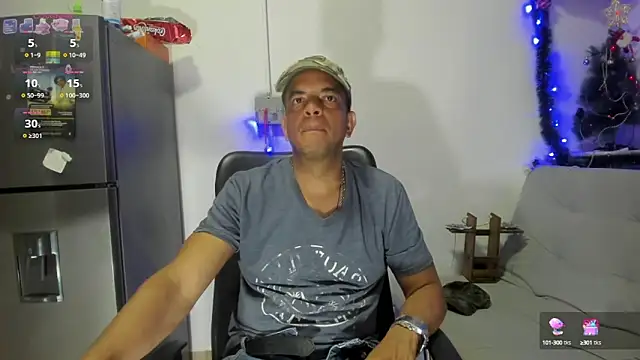 Snapshot of latinmartin73 chatting on 23, 12, 2024 latinmartin73 online show from 23, 12, 2024