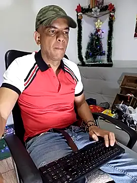 Snapshot of latinmartin73 chatting on 24, 12, 2024 latinmartin73 online show from 24, 12, 2024