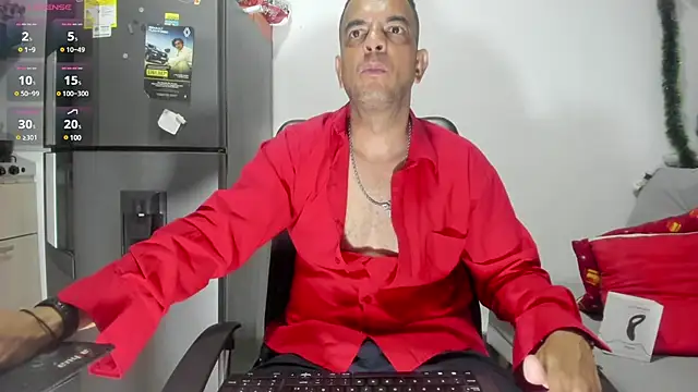 Snapshot of latinmartin73 chatting on 28, 12, 2024 latinmartin73 online show from 28, 12, 2024