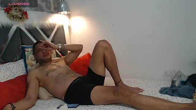 Snapshot of latinmartin73 chatting on 3, 1, 2025 latinmartin73 online show from 3, 1, 2025