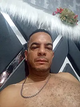 Snapshot of latinmartin73 chatting on 4, 1, 2025 latinmartin73 online show from 4, 1, 2025