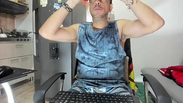 Snapshot of latinmartin73 chatting on 6, 1, 2025 latinmartin73 online show from 6, 1, 2025