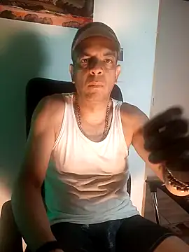 Snapshot of latinmartin73 chatting on 21, 1, 2025 latinmartin73 online show from 21, 1, 2025