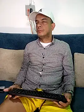 Snapshot of latinmartin73 chatting on 24, 1, 2025 latinmartin73 online show from 24, 1, 2025