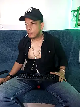 Snapshot of latinmartin73 chatting on 26, 1, 2025 latinmartin73 online show from 26, 1, 2025
