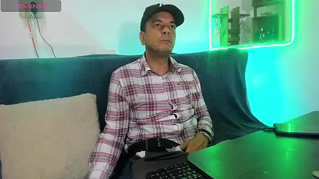 Snapshot of latinmartin73 chatting on 28, 1, 2025 latinmartin73 online show from 28, 1, 2025
