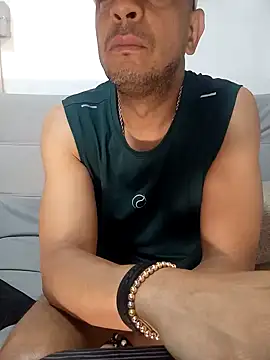 Snapshot of latinmartin73 chatting on 1, 2, 2025 latinmartin73 online show from 1, 2, 2025