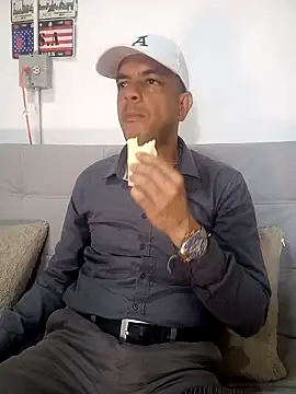 Snapshot of latinmartin73 chatting on 4, 2, 2025 latinmartin73 online show from 4, 2, 2025