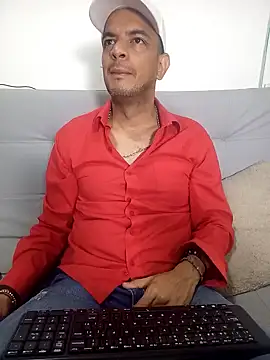 Snapshot of latinmartin73 chatting on 8, 2, 2025 latinmartin73 online show from 8, 2, 2025
