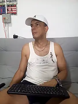 Snapshot of latinmartin73 chatting on 13, 2, 2025 latinmartin73 online show from 13, 2, 2025