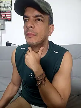 Snapshot of latinmartin73 chatting on 15, 2, 2025 latinmartin73 online show from 15, 2, 2025