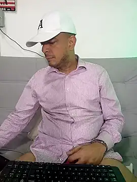 Snapshot of latinmartin73 chatting on 20, 2, 2025 latinmartin73 online show from 20, 2, 2025