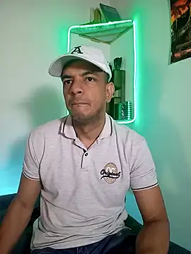 Snapshot of latinmartin73 chatting on 24, 2, 2025 latinmartin73 online show from 24, 2, 2025