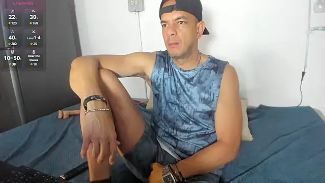 Snapshot of latinmartin73 chatting on 24, 2, 2025 latinmartin73 online show from 24, 2, 2025