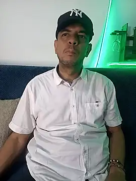 Snapshot of latinmartin73 chatting on 27, 2, 2025 latinmartin73 online show from 27, 2, 2025