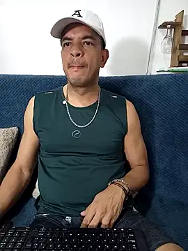 Snapshot of latinmartin73 chatting on 28, 2, 2025 latinmartin73 online show from 28, 2, 2025