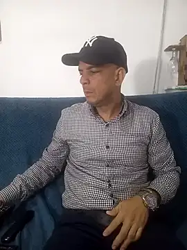 Snapshot of latinmartin73 chatting on 5, 3, 2025 latinmartin73 online show from 5, 3, 2025