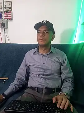 Snapshot of latinmartin73 chatting on 6, 3, 2025 latinmartin73 online show from 6, 3, 2025