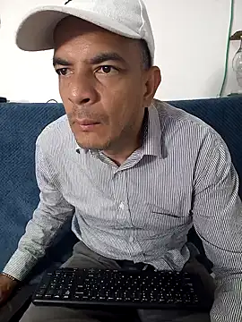 Snapshot of latinmartin73 chatting on 12, 3, 2025 latinmartin73 online show from 12, 3, 2025