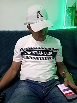 Snapshot of latinmartin73 chatting on 14, 3, 2025 latinmartin73 online show from 14, 3, 2025