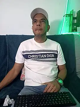 Snapshot of latinmartin73 chatting on 16, 3, 2025 latinmartin73 online show from 16, 3, 2025