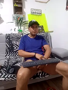 Snapshot of latinmartin73 chatting on 13, 9, 2025 latinmartin73 online show from 13, 9, 2025