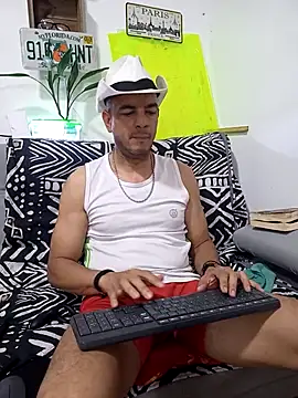 Snapshot of latinmartin73 chatting on 15, 9, 2025 latinmartin73 online show from 15, 9, 2025