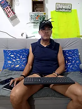 Snapshot of latinmartin73 chatting on 18, 9, 2025 latinmartin73 online show from 18, 9, 2025