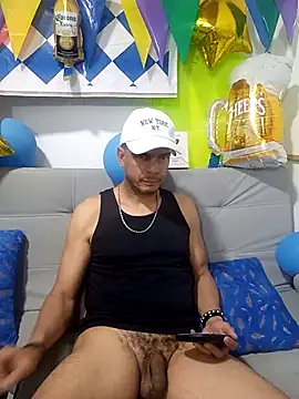 Snapshot of latinmartin73 chatting on 29, 9, 2025 latinmartin73 online show from 29, 9, 2025