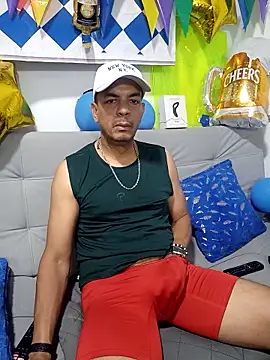 Snapshot of latinmartin73 chatting on 4, 10, 2025 latinmartin73 online show from 4, 10, 2025