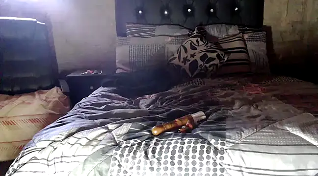 Snapshot of hotyoung24 chatting on 12, 12, 2024 hotyoung24 online show from 12, 12, 2024